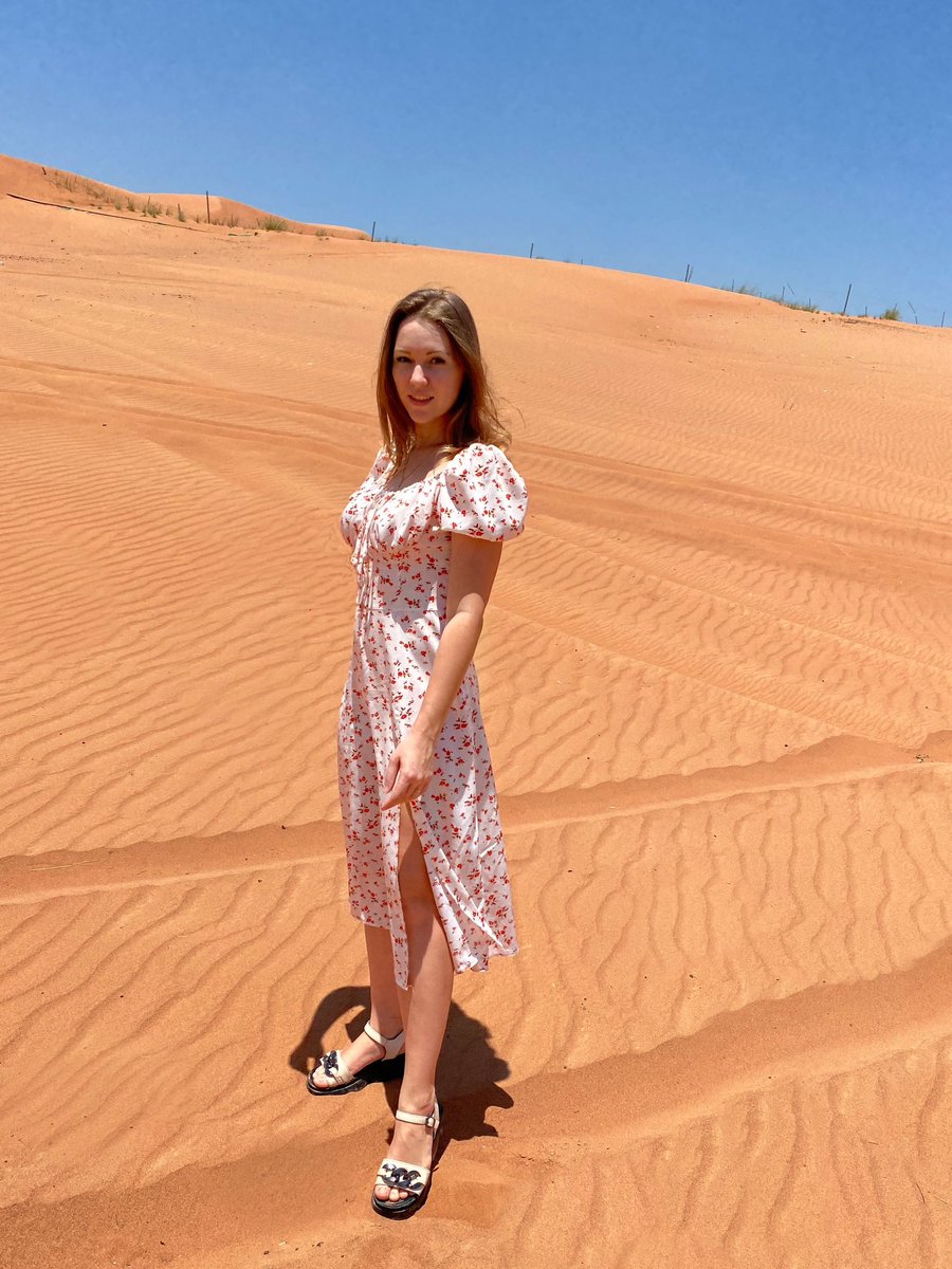 GM #NFTCommunity Just look 🤩 Incredibly beautiful desert with reddish sand!