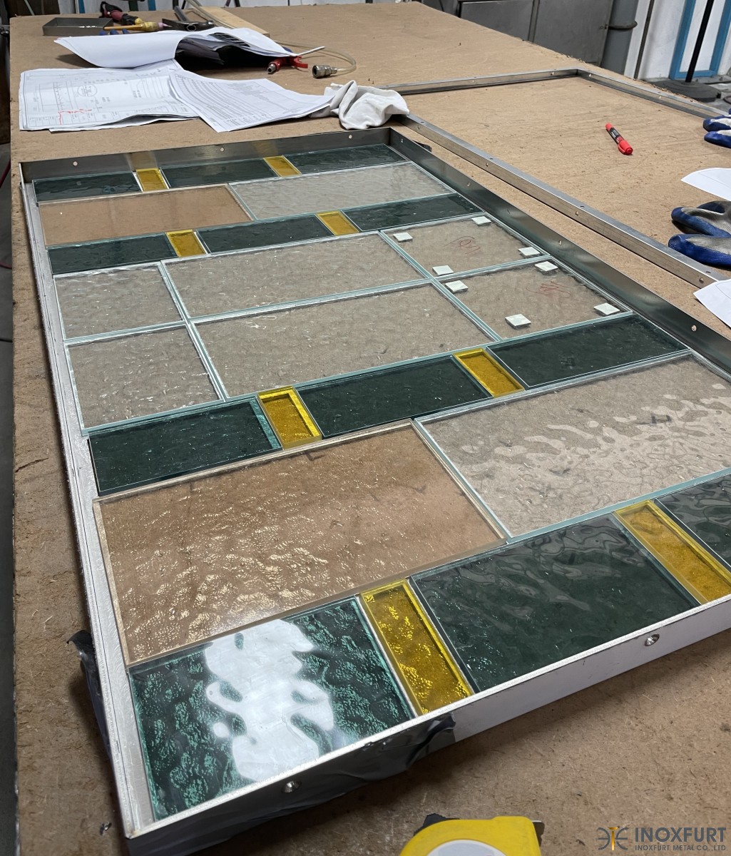 vincent_dsjh's tweet image. Custom screen made of stainless steel frame and water ripple embossed stained glass
Pls feel free contact us:
Email: vincent@gdgdzp.com
Whatsapp: +86 18576544302
Web: inoxfurt-metal.com/service
#hoteldecoration #glasspartition #customscreen #lobbypartition #customfabrication