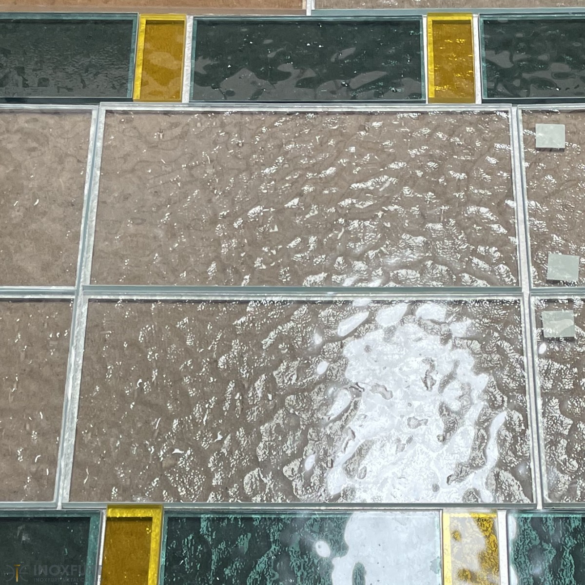 vincent_dsjh's tweet image. Custom screen made of stainless steel frame and water ripple embossed stained glass
Pls feel free contact us:
Email: vincent@gdgdzp.com
Whatsapp: +86 18576544302
Web: inoxfurt-metal.com/service
#hoteldecoration #glasspartition #customscreen #lobbypartition #customfabrication