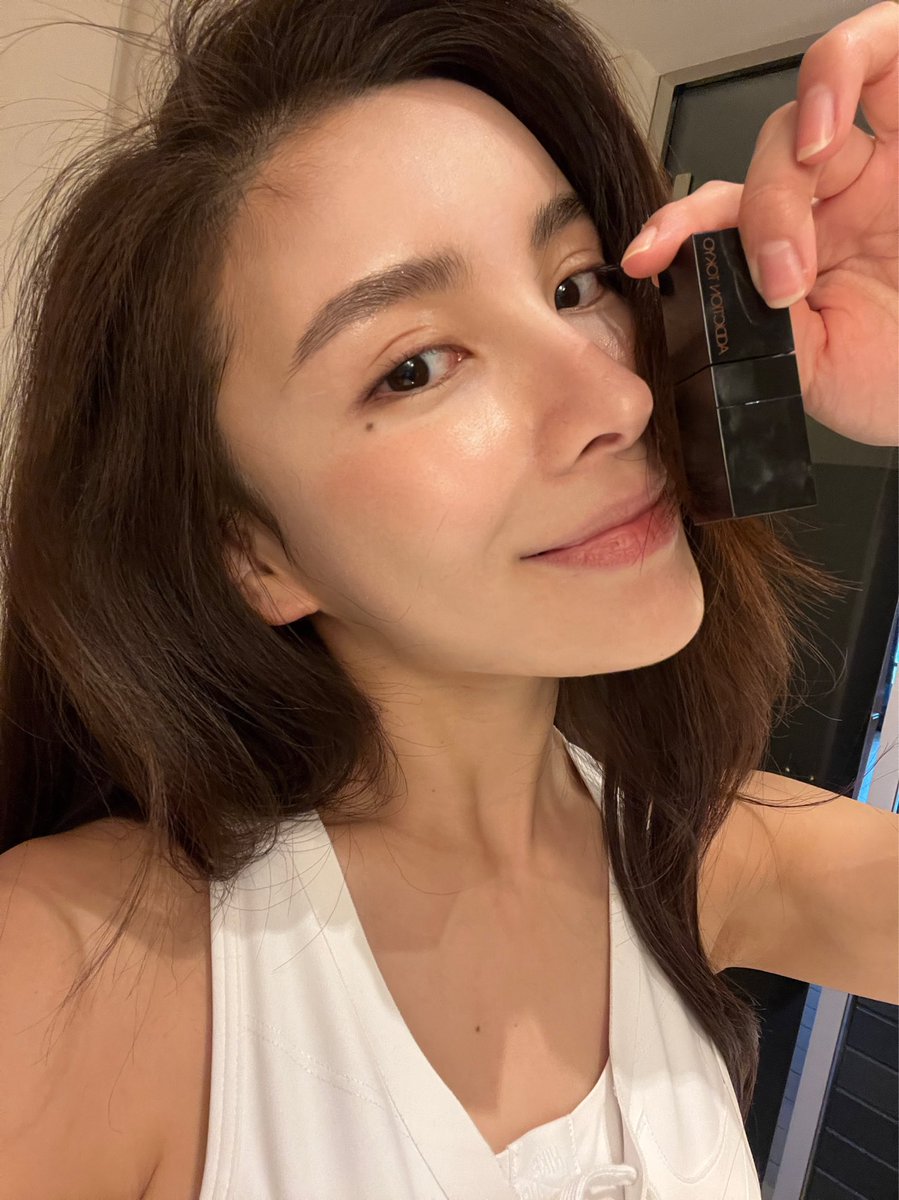 mirin_chen_'s tweet photo. アディクションの水チークずっと愛用してる😌普段ファンデ塗らない時血色だけ欲しい時に頬と唇に使ってる😆ほてった感じになる🫶🏽 https://t.co/XRNNHb1n7a