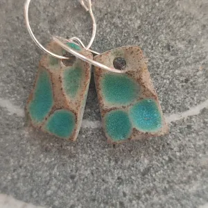 rozdowen's tweet photo. Did you know I have a small selection of ceramic jewellery in my shop? All handmade from stoneware clay &amp; using your favourite glazes. Some silky smooth, some carved. Come &amp; take a look... 
#MadeInWales #MHHSBD #CeramicJewellery #WelshArtist 
https://t.co/cmhZVfgKut https://t.co/QX1DZ3C2lV