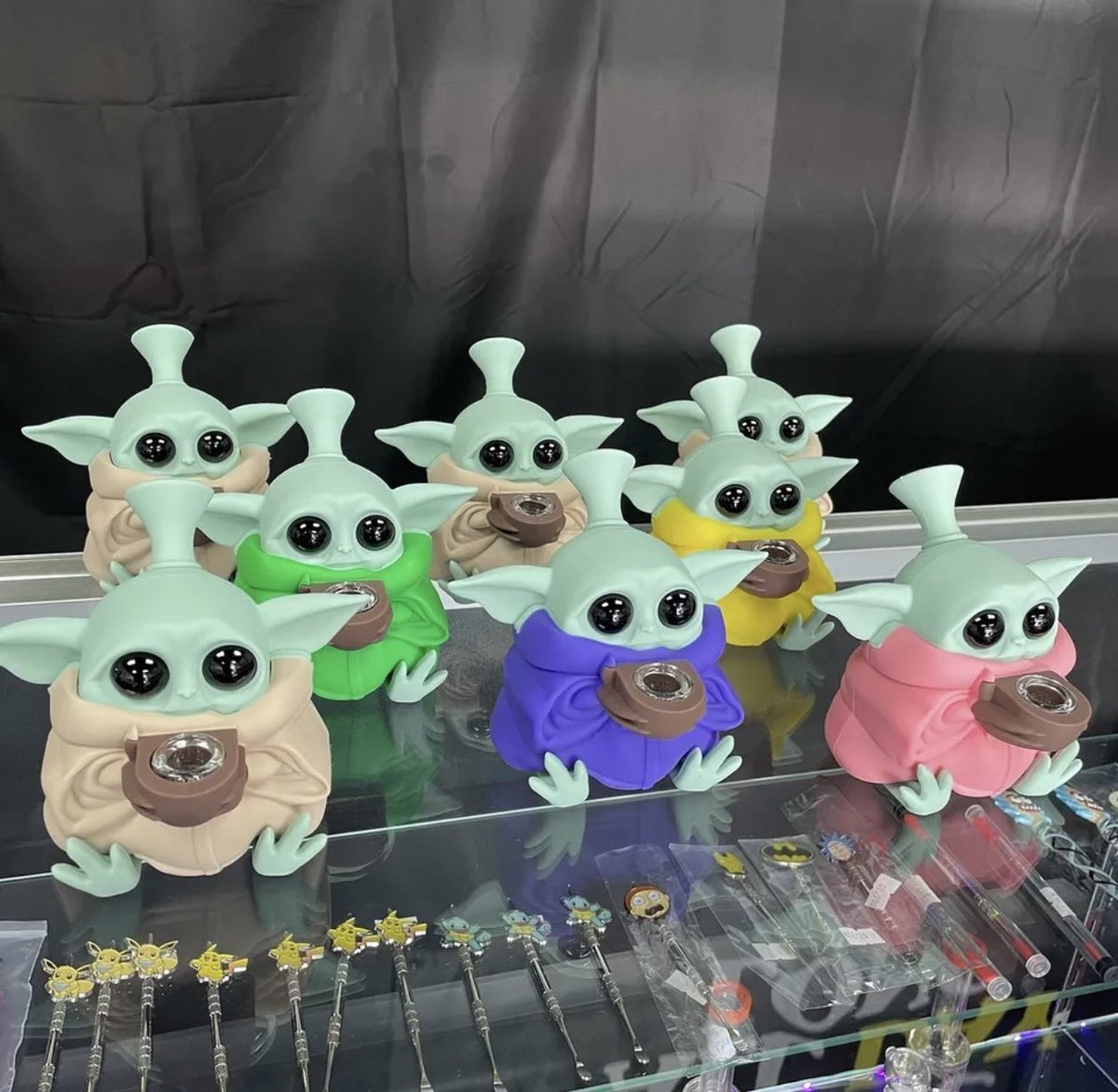 RIS_BULILIEN's tweet photo. 💥BULILIEN復活プレゼント企画①🎁💥

　　🌏🛸👽ALIEN BONG👽🛸🌏

こちらを1名様に🎁いたします🤝

💥参加条件💥
・BULILIENをフォロー
・この投稿をいいね&amp;RT

⏰参加受付期間・発表⏰
・5月20日(土)21時〆切後発表

↓こちらで販売中です✨
https://t.co/GcVck8w4Rn https://t.co/2QdW20QsCu