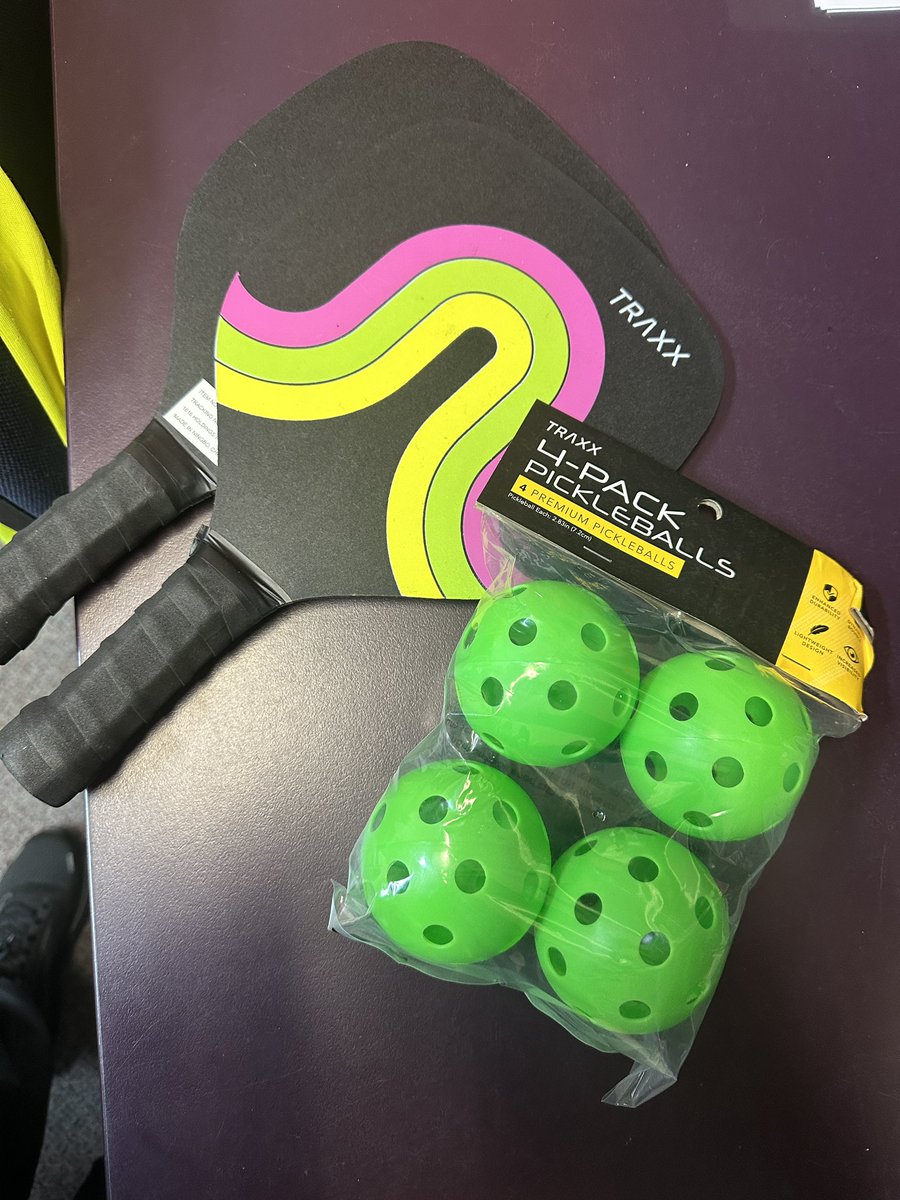 Chloe Dew tweet media