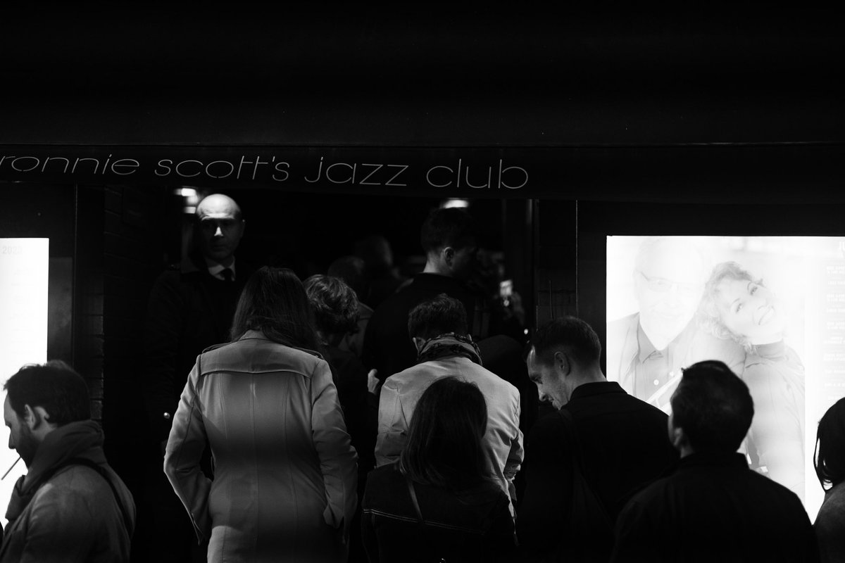 Londoners in 4 frames [📍Soho] #streetphotography #soho