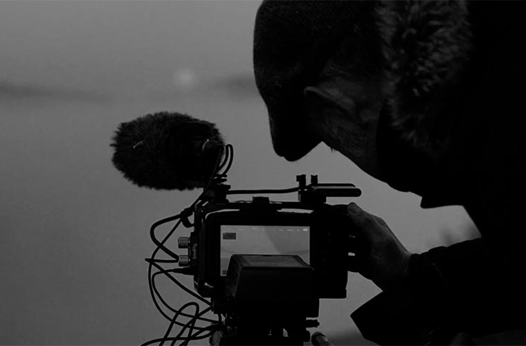 bilbohiria's tweet photo. IREKI GAIOLA: Novas propostas literarias e cinematográficas na Galiza
Zine galiziarraren aitzindaria izan zen José Gil ikonauta  ahaztuaren arrastoaren bilaketa-bidaia liburua hizpide izan dugu. 
https://t.co/TkeznXwSvI https://t.co/pnYSov73CZ