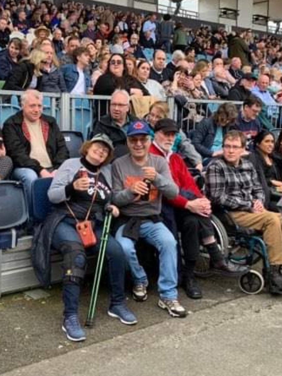 mcclenaghan49's tweet image. Dublin#2 . So Judy’s knee gets us in early and as we walked up to the rail I scoffed a chair we passed. Eventually RDS and Aiken came along and took it but managed to find us seats in the first row. So appreciated the extra efforts by Kiren and John #SpringNuts