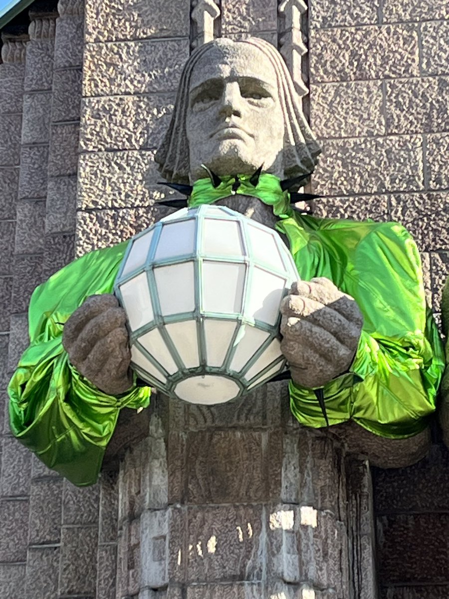 Onhan nää nyt upeet - vai mitä?
Go Käärijä! Go Finland🇫🇮! 
#kivimiehet #yhteisellämatkalla