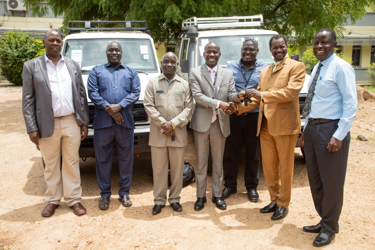 FAOSouthSudan's tweet photo. A key enabler! Vehicles donated to @mafs_ss by @FAO in collaboration with @WorldBank  will go a long way in supporting #RALP and #ELRP projects by enhancing movement as part of efforts to transform livelihoods and ensure food security for vulnerable communities. https://t.co/oqALIbcszO