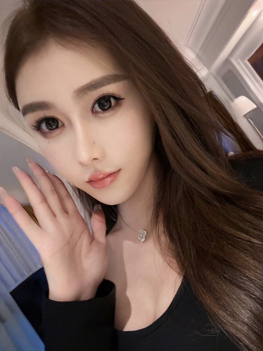 JuliusPerkin4's tweet photo. 正所谓男人不坏，女人不爱，情在高潮后，爱在两腿间。快来一个大帅哥😘 https://t.co/fzQub23dCy