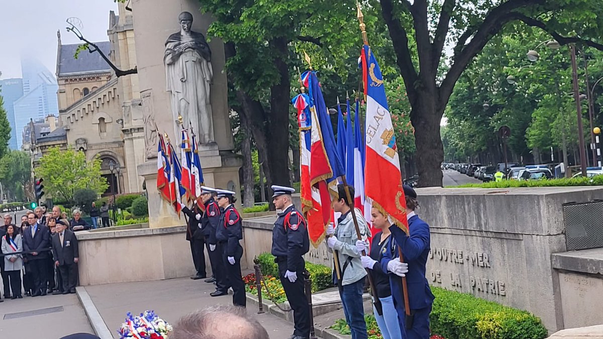 UN1TE_policenat's tweet photo. 8 mai 1945
Hommage aux Policiers morts pour la France
UNITE SGP POLICE se devait d'être présent pour honorer leur mémoire
#8mai #8mai1945 https://t.co/Y0e41RCis5