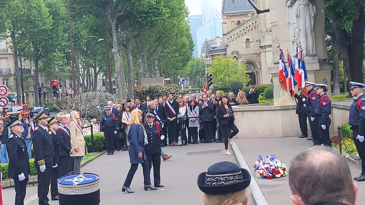 UN1TE_policenat's tweet photo. 8 mai 1945
Hommage aux Policiers morts pour la France
UNITE SGP POLICE se devait d'être présent pour honorer leur mémoire
#8mai #8mai1945 https://t.co/Y0e41RCis5