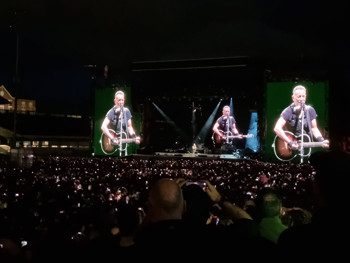 The tour the world has been crying out for. @springsteen proving yet again why he is The Boss. #springsteendublin