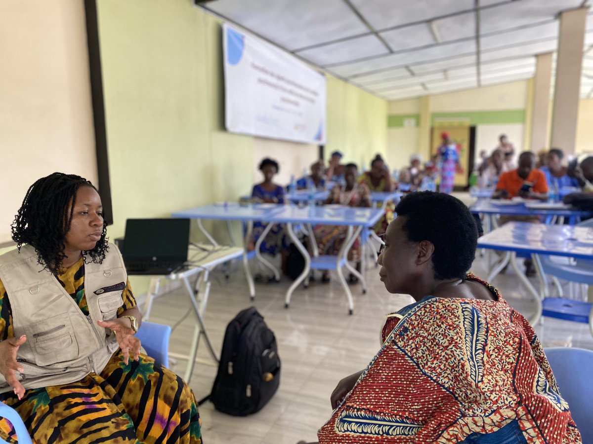 sofepadi's tweet photo. La méthodologie de formation a été caractérisée par l’interactivité, la diversité des jeux de rôle et des jeux récréatifs en rapport avec les différentes situations de terrain. Elle a permis aux participants de mieux comprendre leur mission. 

@CBPFs 
#InvestHumanity 
(2/3) https://t.co/1Qvj0SdJ9F