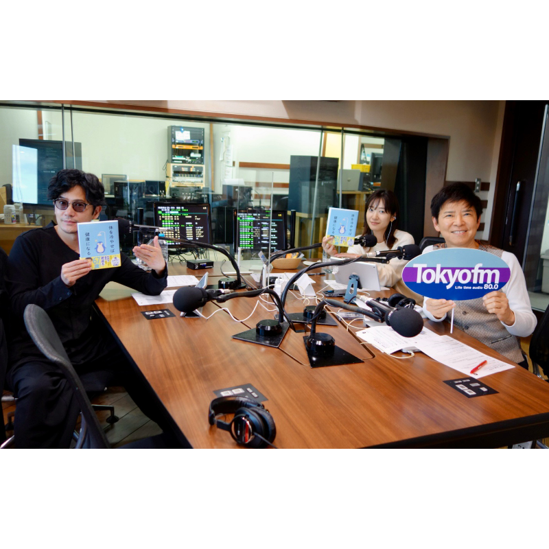 FvlzcvXaEAAaWKJ?format=png&name=orig