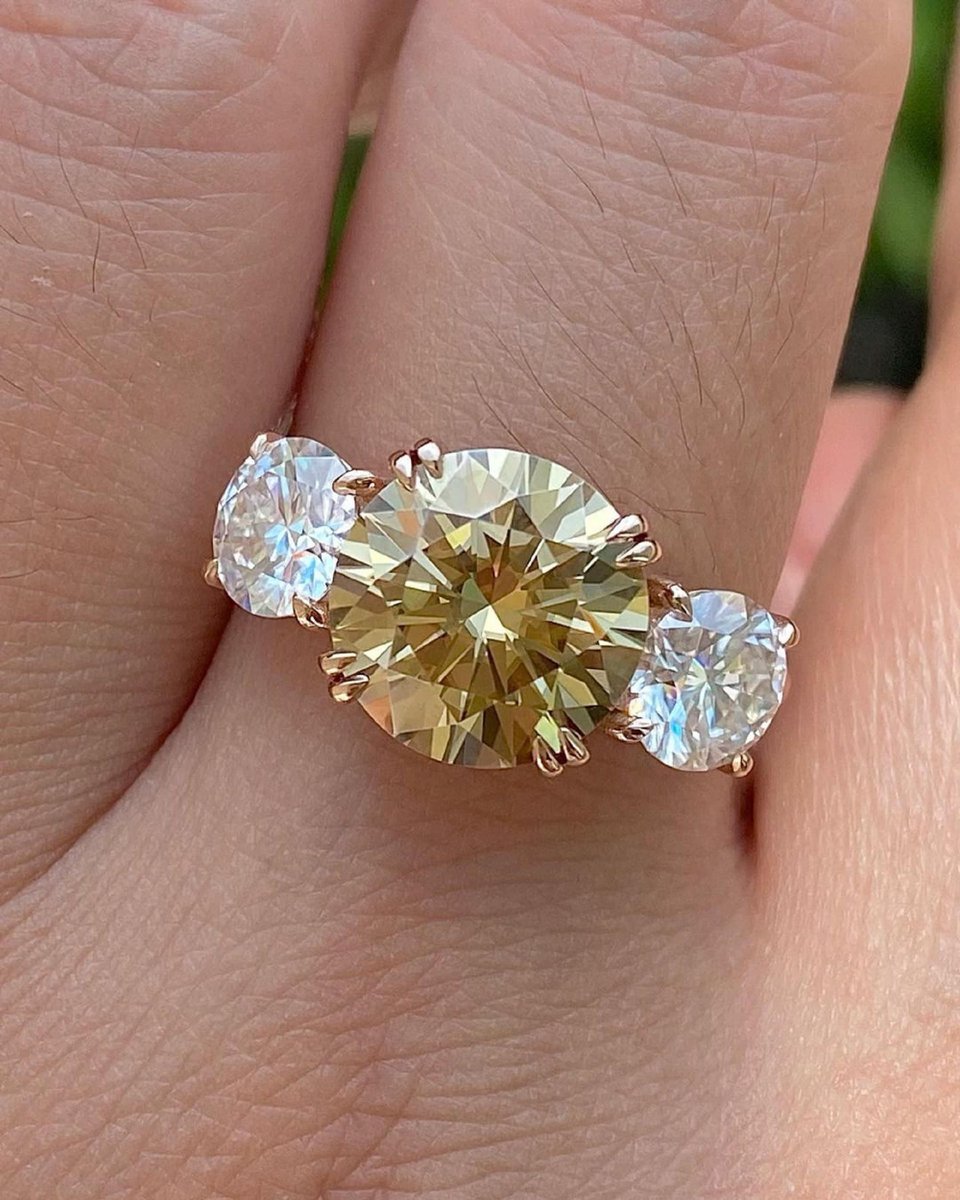 Mdkgems93's tweet image. Excited to share the latest addition to my #etsy shop: Brown Diamond Ring, 3 Stone Round Cut Engagement Ring,2.8Ct Round Diamond Ring,  etsy.me/3HMDaHK #brownmoissanitering #browndiamondring #engagementring #weddingring #moissanitering #3stonering #roundcutring