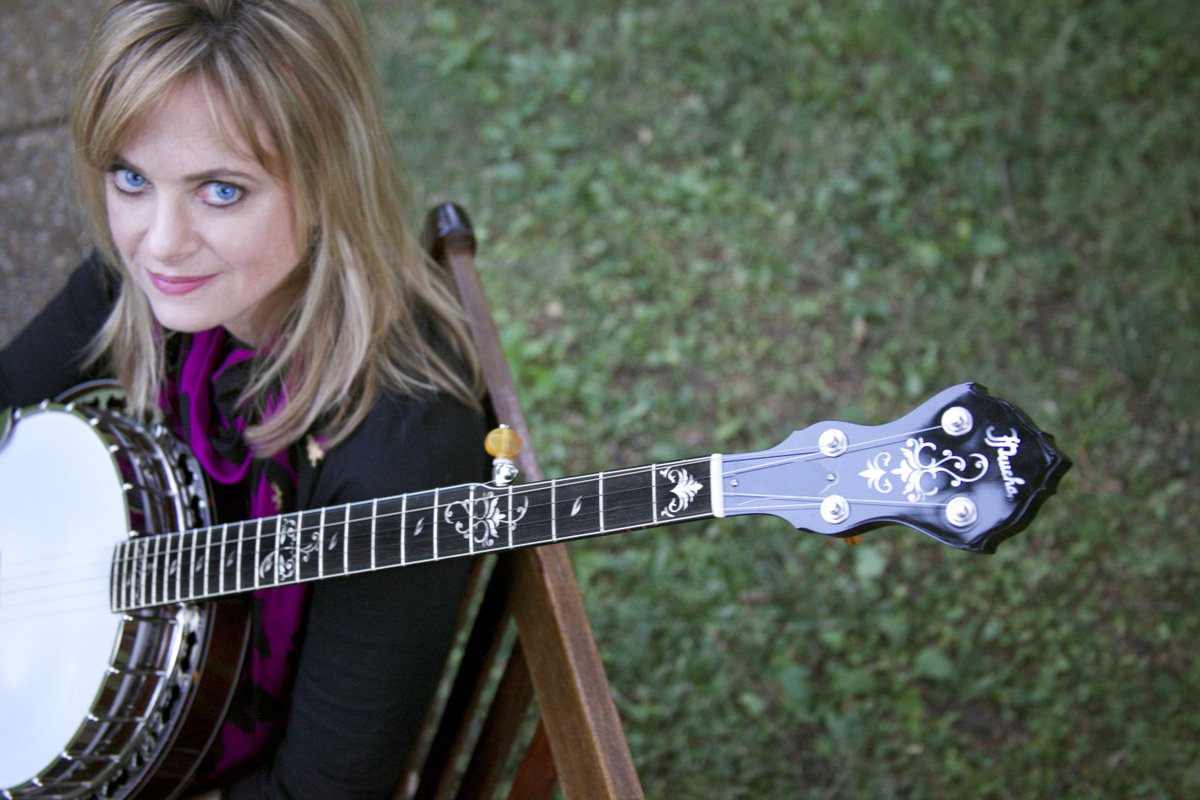 Five-string banjo master Alison Brown's new album ON BANJO has been released by Compass Records

entertainment-factor.blogspot.com/2023/05/on-ban…

#music #newmusic #country #countrymusic #jazz #jazzmusic #alisonbrown #onbanjo #bluegrass @alisononbanjo @CompassRecords