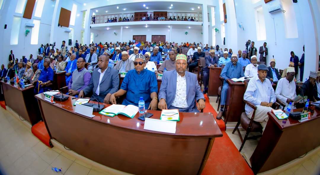 cabdirashed's tweet photo. The President of the Republic of Somaliland, Excellency @musebiihi, has delivered the State of the Nation address today. The speech covered elections, Lasanod conflict, economic progress, water infrastructure, Social Affairs etc. Watch: https://t.co/F9KmS4NSua https://t.co/1V0lWLcQHD