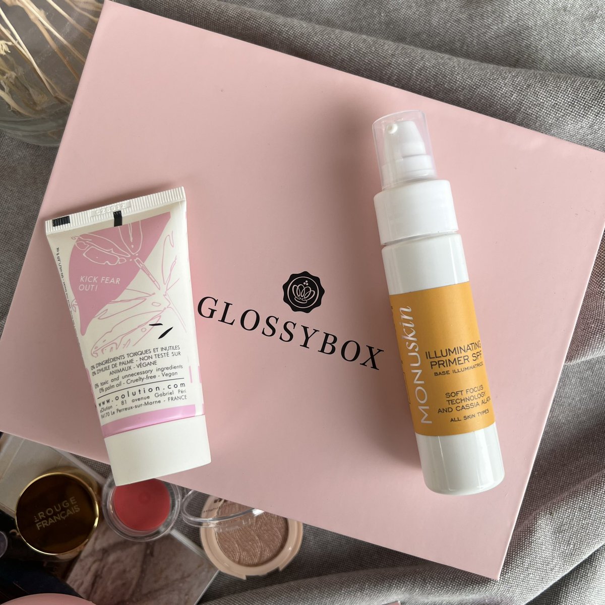 Carnetsd1Quadra's tweet photo. SPOILER : #box de Mai "City Glow" @GlossyBox_fr
5 pépites beauté d'1 valeur de 117€, à partir de 12,50€
JE LA VEUX => https://t.co/4W8JIw4Df4
👉 code PBOX15, - 15% sur votre 1ER #GLOSSYBOX
👉 Code SURPRISEGLOSSY, 1 surprise ajoutée à votre box
offres non cumulables
#boxbeaute https://t.co/rlG4wuqHKq