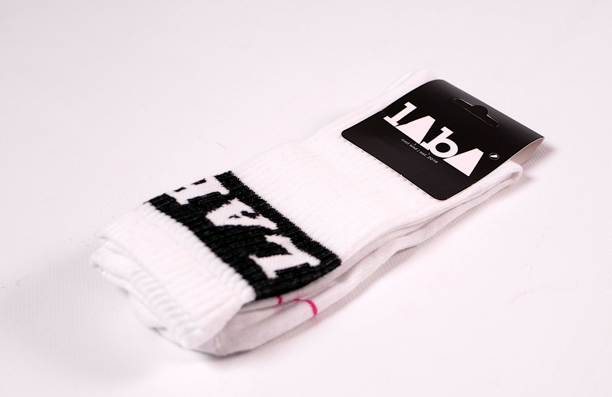 laba_fashion's tweet photo. Uuuund ist das Kleid lang genug, darf es den Socken "Guten Tag" sagen.
Endlich wieder #Labaso!
In zwei Ausführungen & aus Bio-Baumwolle.
Sehr. Keck.
https://t.co/FaUyKAc4S1
#laba #görlitz https://t.co/2fmZ0fDxcm