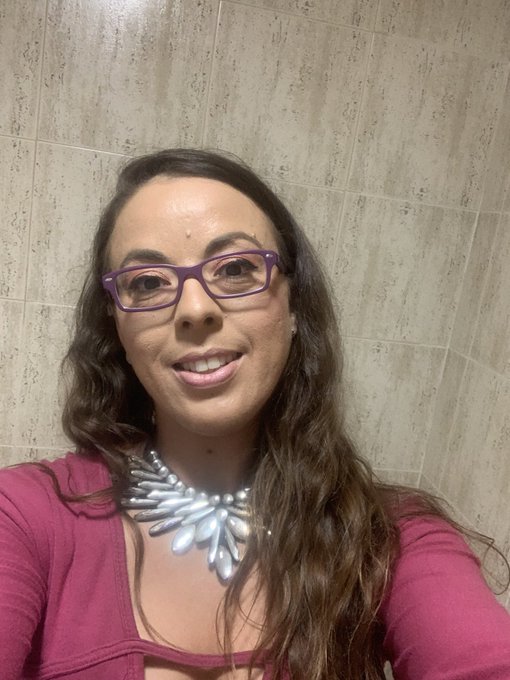 Prepar&aacute;ndome para que empiece el show&hellip; cu&aacute;l va ser mi traje???? 😈 tem&aacute;tica del d&iacute;a https://t.co/GU6N<a href="/tag/nuevafotodeperfil"class="tags"><span>#nuevafotodeperfil</span></a>