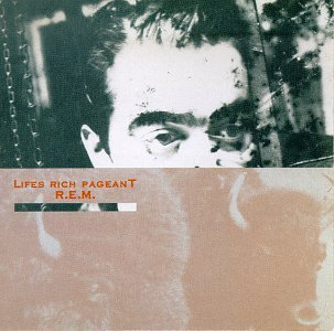 #NoMoreWar 
今夜の #オヤスミの1枚 
#REM/#LifesRichPageant/#1986年
80s UK invasionに対するUSからの明確なanswerが示された名盤
#DonGheman prod.による4作目
20年の時を経てもThe Byrdsのsoundは響いている

#FallOnMe
youtu.be/lf6vCjtaV1k
pureでAmericanaなR.E.M.のこの一曲