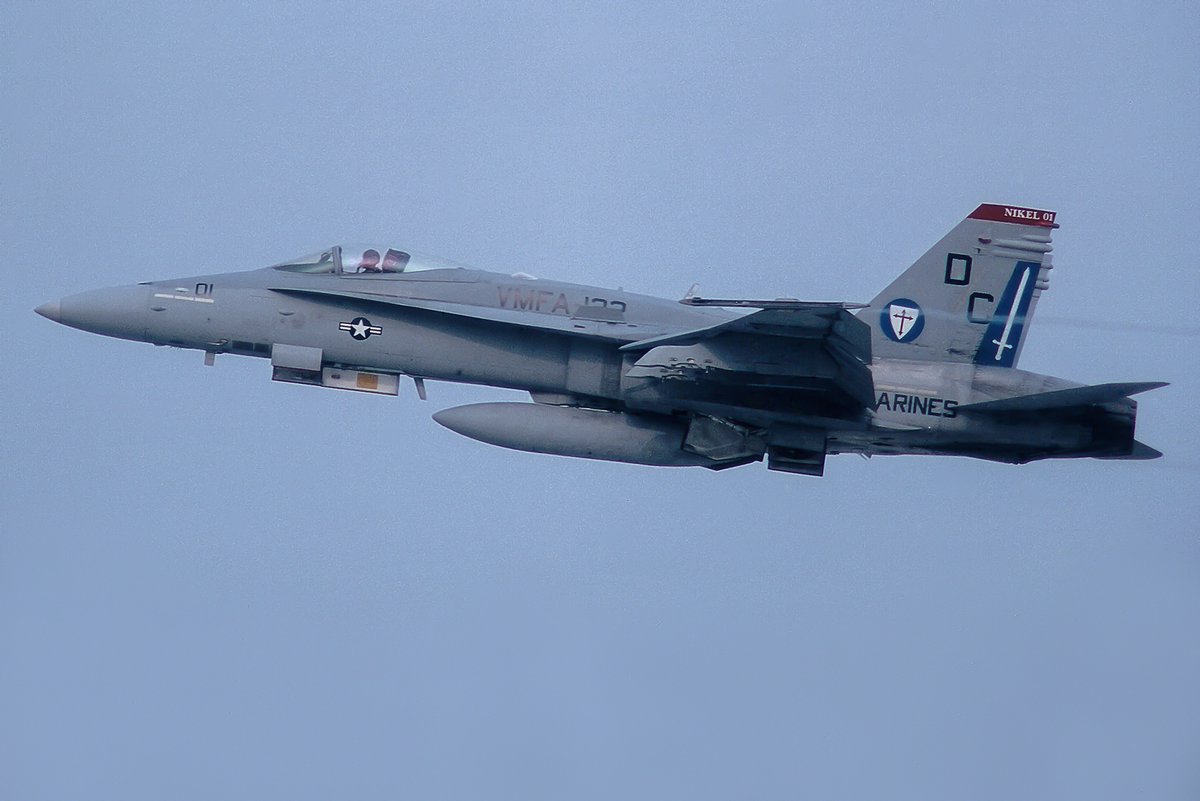 BondsSam's tweet photo. 2002年8月 横田基地
日米友好祭で展示された、米海兵隊岩国基地から来たVMFA-122"Cruseders"のF/A-18ホーネットが帰投のため離陸する。
20年以上昔の話ですが、この頃から本格的に戦闘機を撮り始めた事を思い出します。
#横田基地 #日米友好祭
#VMFA122 #Cruseders https://t.co/7lY7rQC2UY
