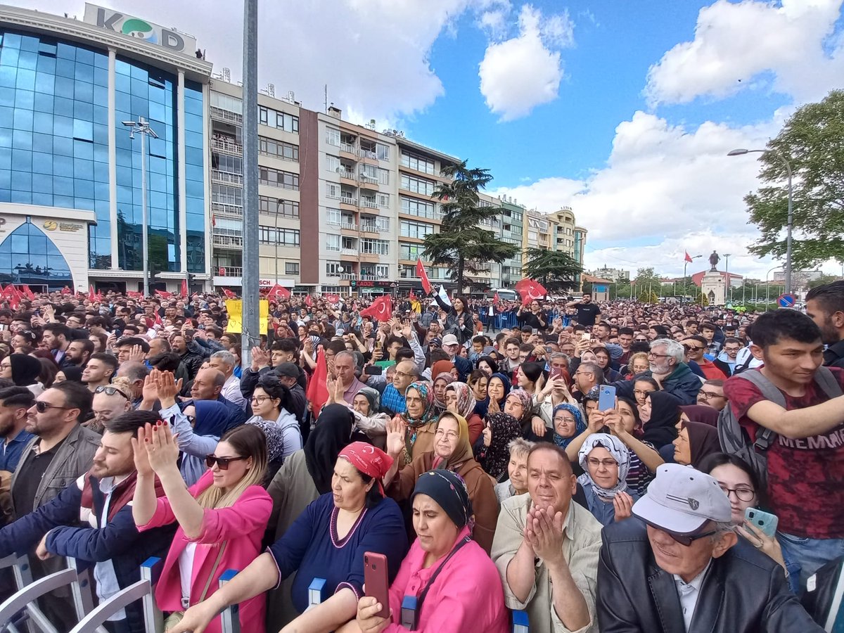 ahmetarslan42's tweet photo. 13. Cumhurbaşkanı Yardımcısı Adayımız ve İBB Başkanımız Ekrem İmamoğlu’nun Halk Buluşması'ndayız.

Alana sığamayan Konya kararını vermiş.

14 Mayıs'ta baharı birlikte getireceğiz.
Birleşe birleşe kazanıyoruz

@ekrem_imamoglu https://t.co/HQtO57vxJ4