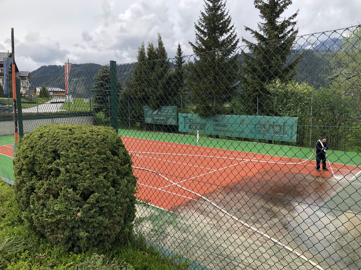 IulianaGal1's tweet image. Spring activities in #AlpineClub #Nature #kids #familyvacations