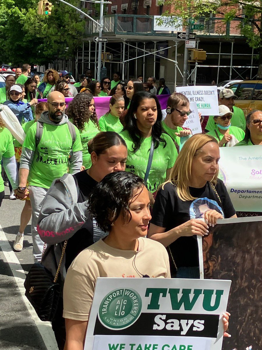 MattReebz's tweet photo. A wonderful turn out for the #WashingtonHeights Mental Health Awareness walk yesterday. Thank you to Wurzweiler Care Cafe, NYC Councilmember @CnDelarosa and Assemblyman @MannyDeLosSanto for giving me the opportunity to speak on veteran issues and how @ColumbiaPsych can help our community