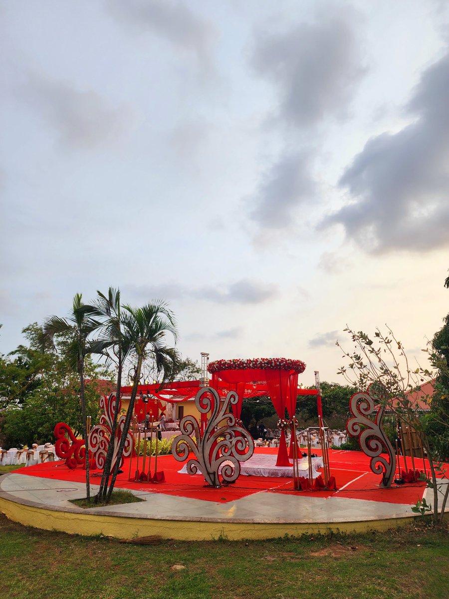 icggoa's tweet photo. #laran lawns at @icggoa is dressed up for a wedding this evening.

#Goa #wedding #Goawedding https://t.co/mjGZsj4mKE