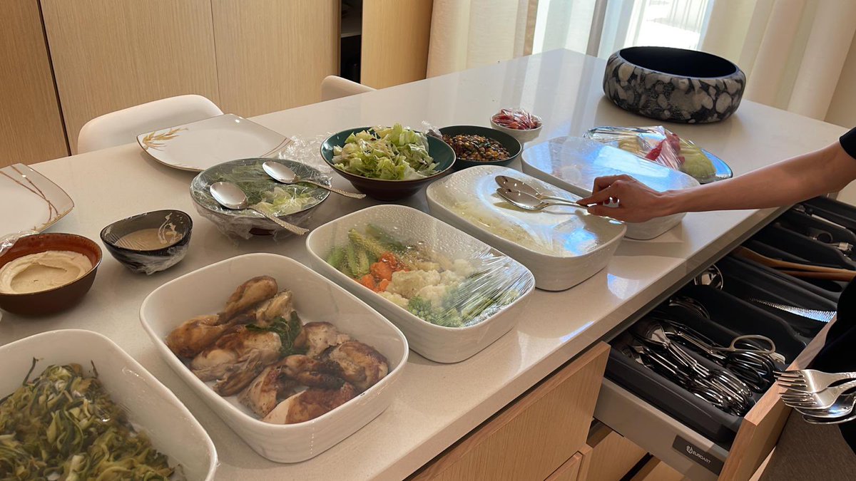 Family dinner // conversation about Korean economy and politics 🥹