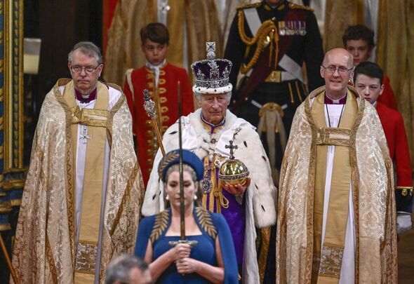HealthReviewsz's tweet photo. 5 easy exercises for Penny Mordaunt’s ‘arms of steel’ after MP steals show at Coronation 

A celebrity personal trainer shared five easy exercises women con do to get "arms of steel" like Penny Mordaunt. -»
 https://t.co/yvqqLb1uly https://t.co/tJxG5kNM8s