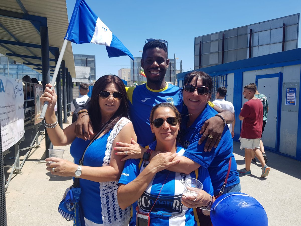 Desde la @ubBellavista Tod@s con <a href="/Jhony_Largacha/">Jhonatan Fabian Largacha Cuero</a> 💙 después de que  fuera agredido verbalmente de parte de un@ o vari@s aficionados del AZNALCOLLAR
Basta ya de RACISMO