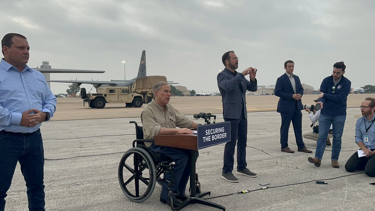 AaronTorres_'s tweet photo. 2 days since the 8th mass shooting in his tenure, Gov. @GregAbbott_TX has answered 1 question from local reporters about Allen. Took Qs from Fox News Sun
DPS Director Steve McCraw didn’t take questions here. DPS is leading the Allen shooting investigation & hasn’t held a presser https://t.co/Ys04JZ0HI2