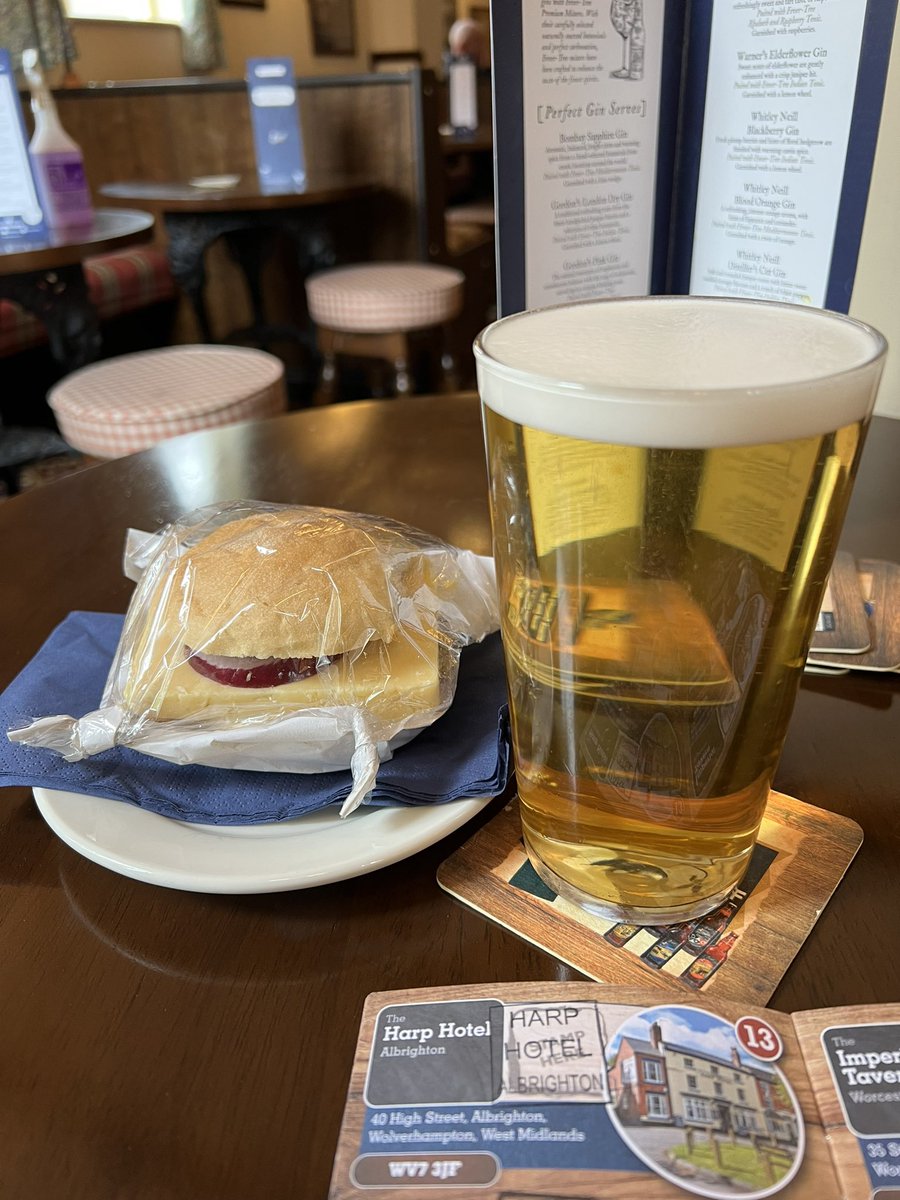 WlvVsMonkeyKong's tweet photo. 39. The Harp Hotel, Albrighton.
Second of the four Salop pubs to tick off. Apparently Charles Dickens stayed here, maybe.
#RealAleTrail https://t.co/UY7ne8s0sN