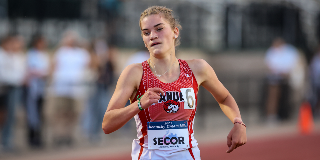 Congrats to Jessie Secor who broke the state record for the mile at the KY Dream Mile!   Photos at ow.ly/APgT50Oi52w or at ow.ly/ciOB50Oi52x.

#LouisvilleSportsPhotographer #LouisvillePhotographer #jschoeneggephotography #KyMileSplit #KyDreamMile #stxtf #dreammile
