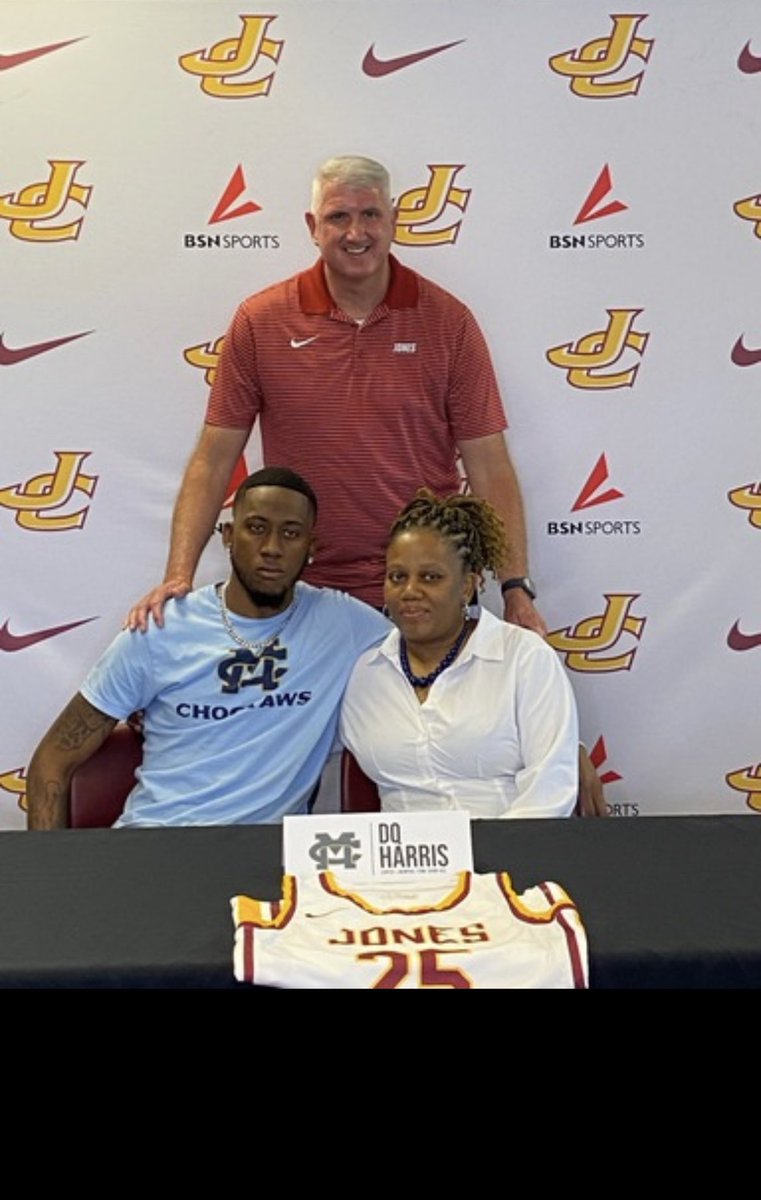 coachmealer's tweet photo. What a season this young man had. Impacted our program in so many ways. On to the next level. @ChoctawSports you got a great one. Proud of you @DqTheGoat20 https://t.co/EABacTaLy5
