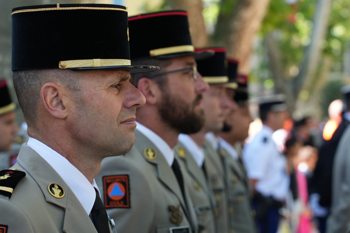 riisc_7's tweet photo. [ #8mai ] 🇫🇷🚒
Aujourd'hui, nous rendons hommage aux combattants et victimes de la guerre de 1939 à 1945. 
N'oublions pas ceux qui se sont sacrifiés hier pour que nous vivions libres aujourd'hui.
#securitecivile #sapeursauveteur #uiisc5 #UIISC7 #UIISC #uiisc1 #armee2terre https://t.co/2HmDzDKTkc