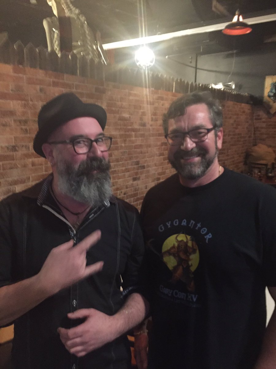 OriginalGrogna1's tweet photo. Had the pleasure of chatting with @lukegygax on the weekend! So I submit this picture for #MelfMonday !
It was amazing to meet everyone involved with the show hosted by @Lynnvander !
#DnD #gygax #melf #legacyofmana https://t.co/EOSogt3Idn