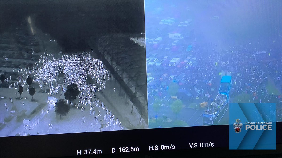 PoliceDrones's tweet photo. ⚽️⚽️ Absolutely amazing welcome at Home Park for the @SkyBetLeagueOne champions Plymouth @Argyle for their promotion celebration parade today! ⚽️ ⚽️
@DCP_Football https://t.co/PPDYCVjWr0