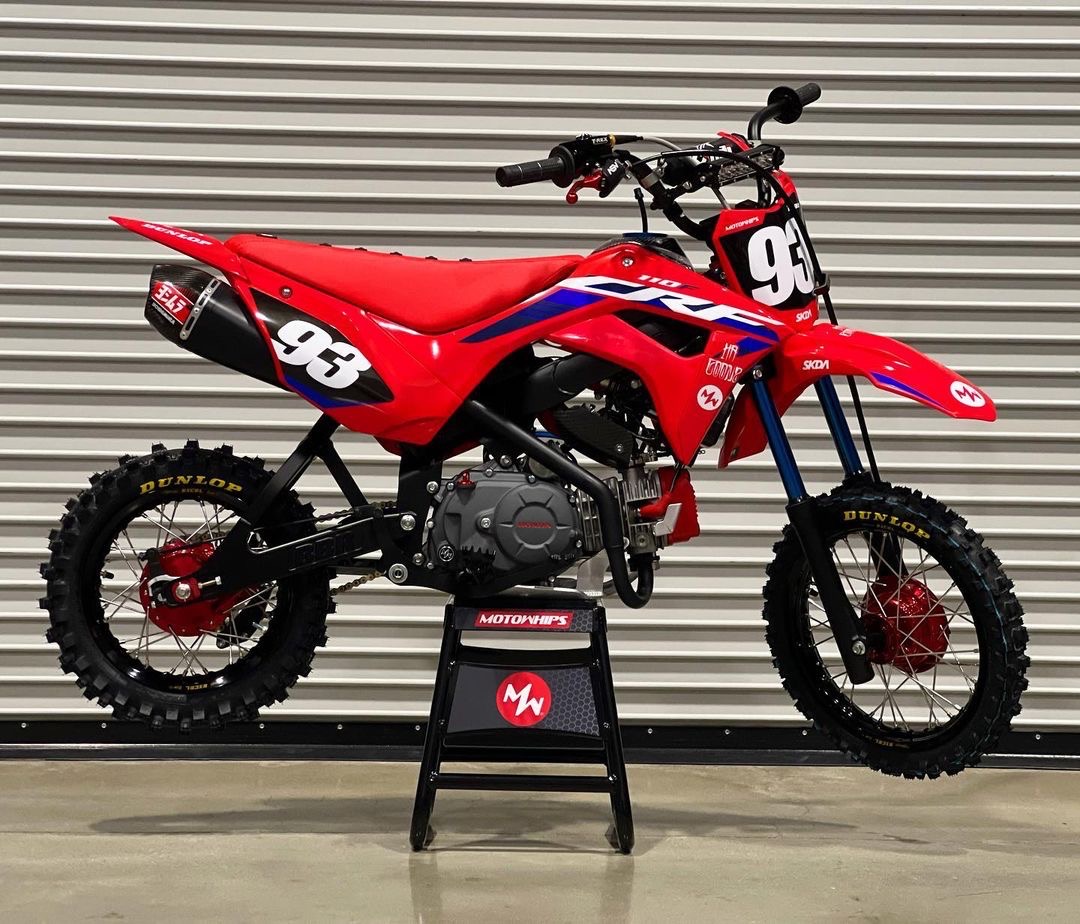 RideDunlop's tweet photo. Starting the week of right with this @motowhips custom 2023 CRF110F wrapped in MX33’s 🔥
#RideDunlop #RaceDunlop #MX33 #PitBike #CRF110 https://t.co/EhReo93ej8