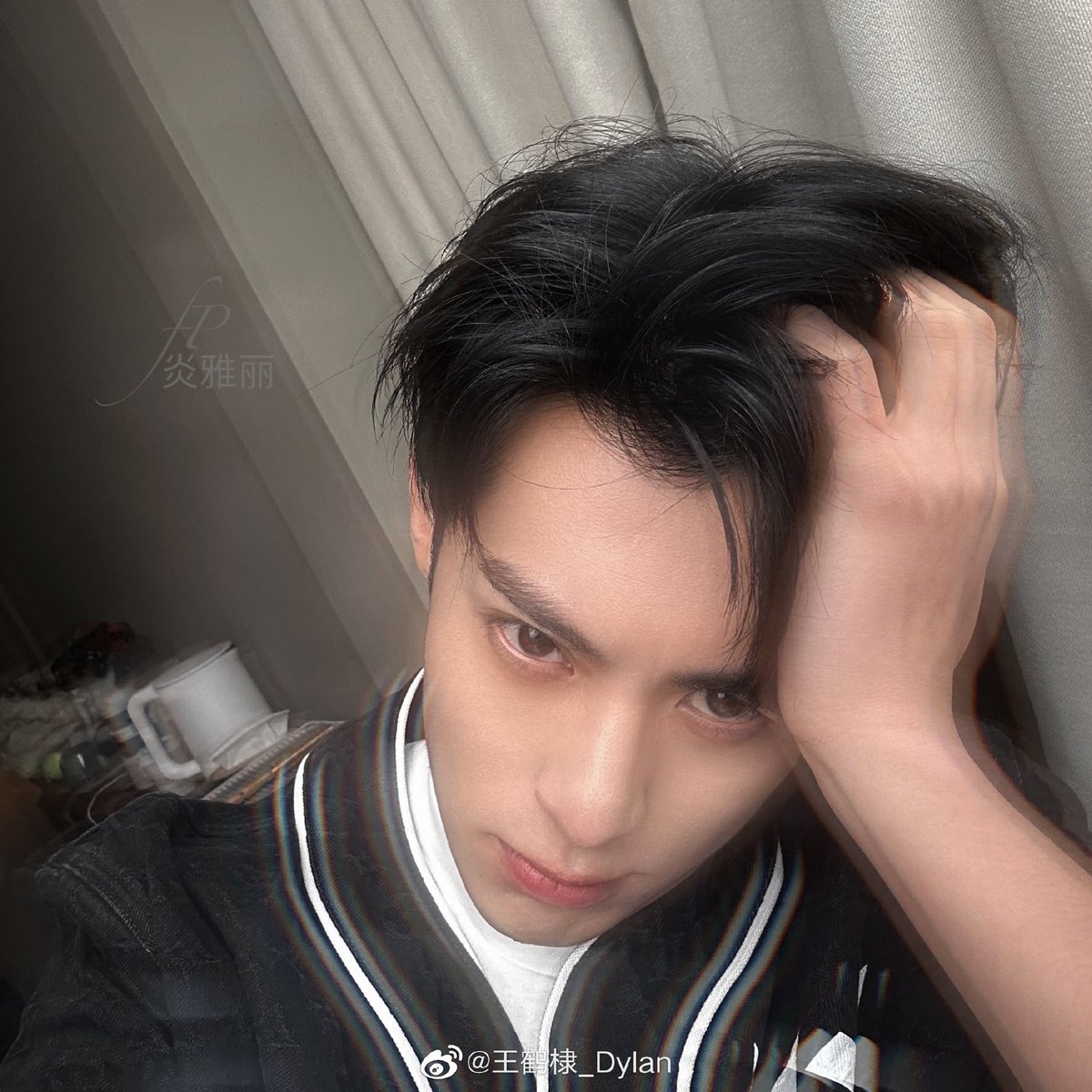 "Is it hot? [Bad] #青春记事画#" 💜 
•••••••••••••••••••••••••••••••••••••••••••••••••••••••••••••••• 
#王鹤棣 #dylanwang #wanghedi #wanghedi1220dylan  ∞