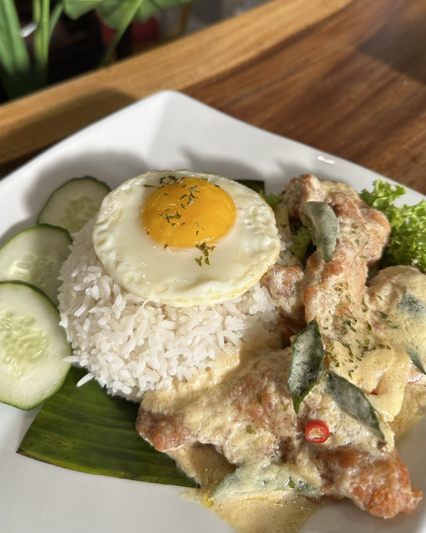 Moh Kita! on Twitter "Buttermilk Chicken! Squid Ink Pasta Salted Egg