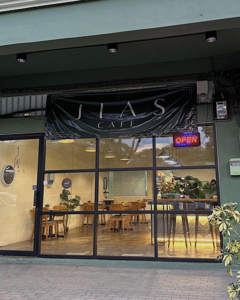 Moh Kita! on Twitter "Buttermilk Chicken! Squid Ink Pasta Salted Egg