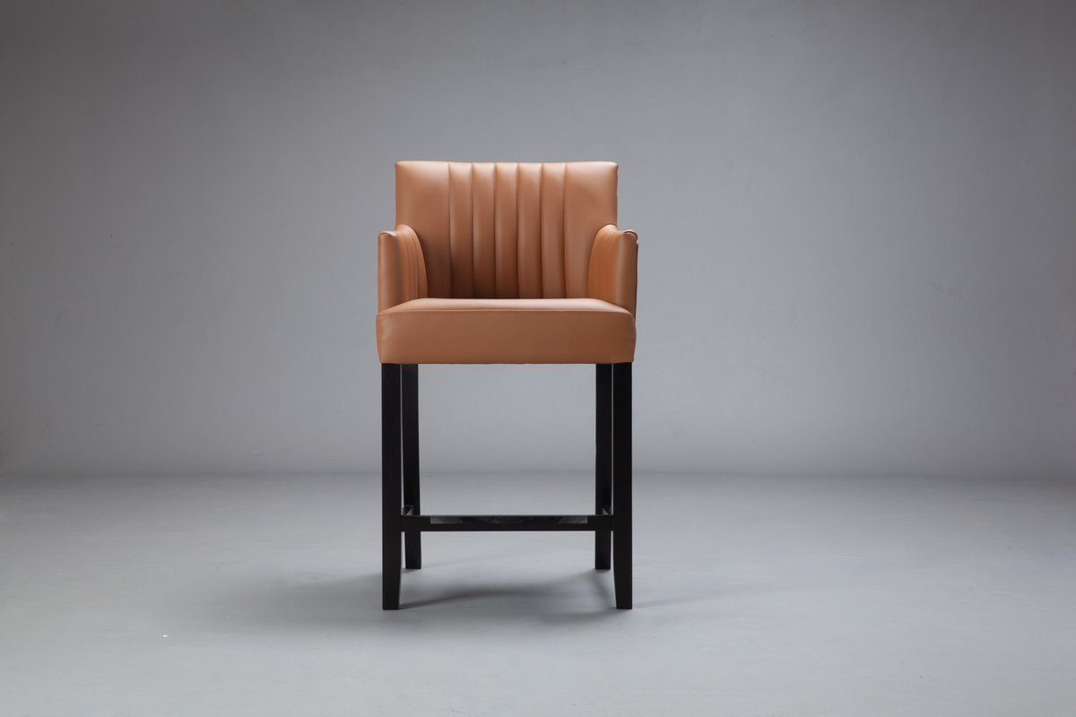 thechairpeople's tweet image. The Mel Flute Bar stool in Crest Leather Shelly Saddle. 
@crestleather 

thechairpeople.co.uk/product/mel-fl…

#barstool #leatherbarstool #crestleather #shellstyle