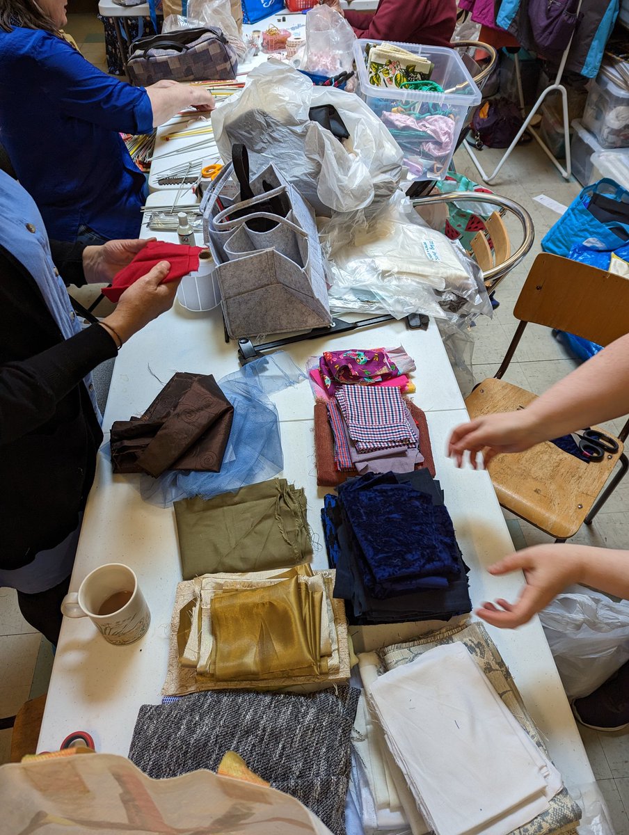 thread_republic's tweet photo. Such a busy day today with a team of 15 volunteers in #Huddersfield sorting all our fabric donations! Majority are new volunteers too thanks to our listing on
@TheBigHelpOut23 #TheBigHelpOut https://t.co/B8H6f2r3Jo