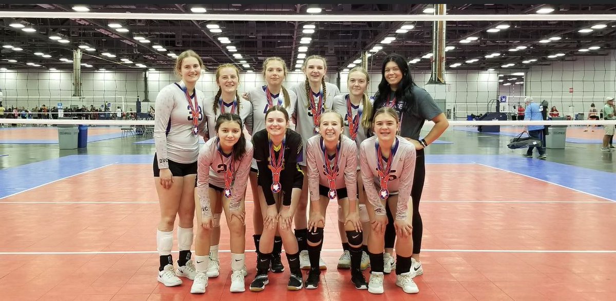DVC_Defiance's tweet image. 14 Purple placed 2nd in their bracket at OVRs this weekend! This places them 50th out of 146 teams for the OVR tournament (in the top 35%!) Great season, team! 💜