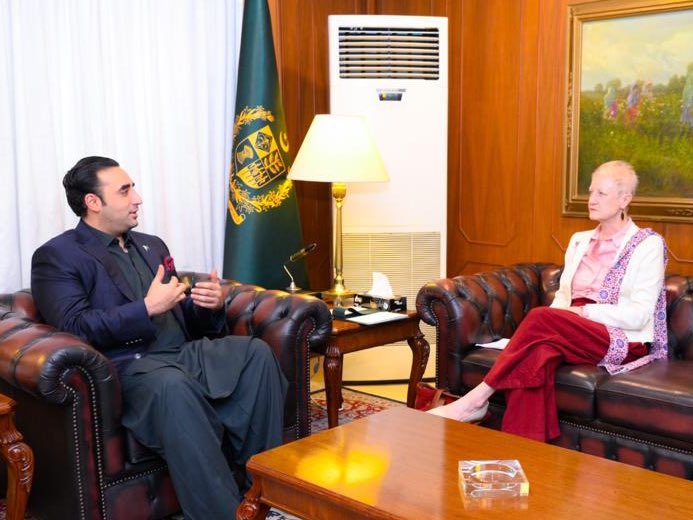 BBhuttoZardari's tweet photo. EU Ambassador to 🇵🇰 Ms. Riina Kionka @RKionka met me today at @ForeignOfficePk. Pakistan-EU bilateral relations, incl. upcoming Joint Commission meeting, were discussed. Also exchanged views on regional and global issues of mutual interest. https://t.co/ptWaKuFfUT