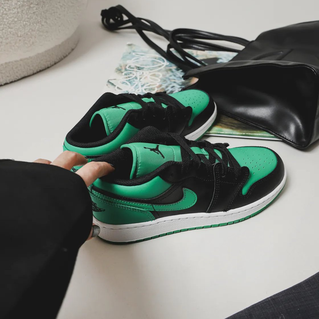 tenislinks's tweet photo. 🆕 Lançamento: 
🍀 Em tamanhos menores.
 
Jordan 1 Low "Lucky Green"
 Tamanhos: 34 ao 38BR

Agora, na Nike: https://t.co/VUG7JurwLn https://t.co/mXiDcta1de