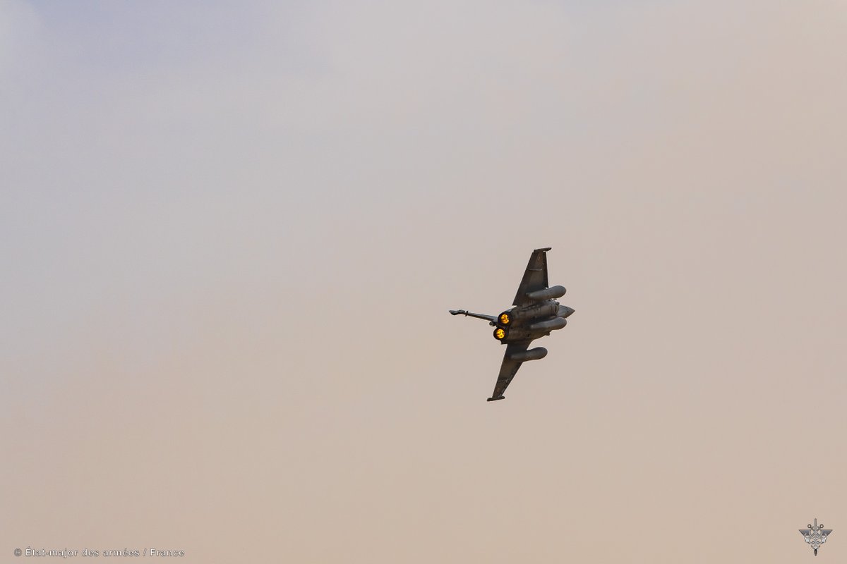 EtatMajorFR's tweet photo. #Chammal | #Bilan des opérations aériennes conduites en avril :
> Du 1er au 30/04, les aéronefs 🇫🇷 déployés dans le cadre de l’opération CHAMMAL ont réalisé 66 sorties.
Au Levant, #LaMissionContinue pour les militaires 🇫🇷 engagés dans la Coalition contre Daech. @CJTFOIR https://t.co/PQE7MJrjZ5